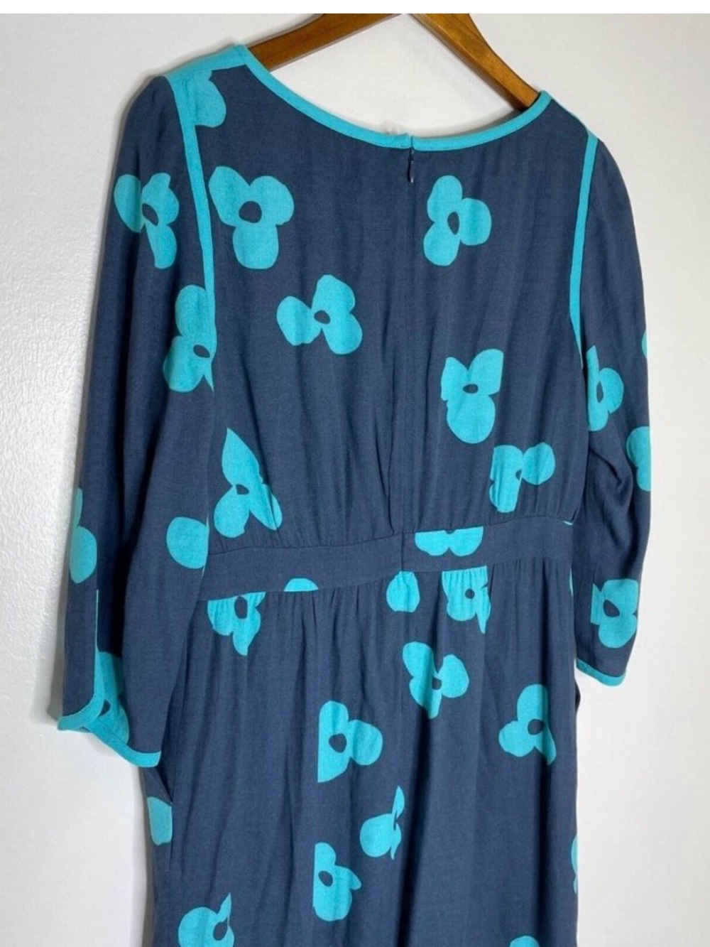 Boden Blue Floral 3/4 Sleeve
Round Neck Dress Size 8R - Picture 6 of 7